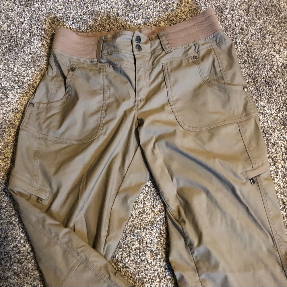 Athleta Shasta Hiking Trek Trail Convertible Cargo Pants in Taupe Size 4
